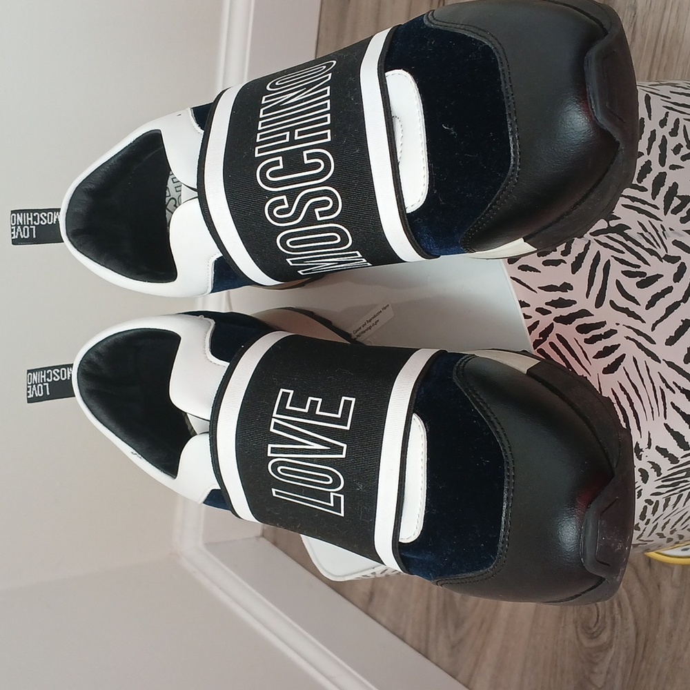 SOLD SOLD  Moschino sneakers sz 8, fit like 7 1/2